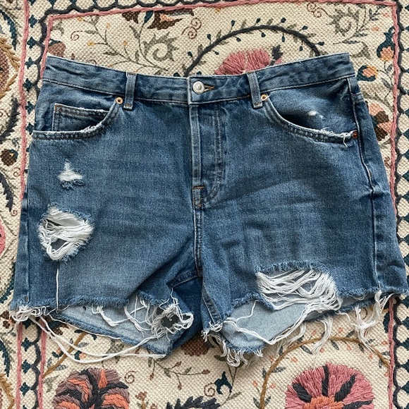 Topshop Pants - Distressed Topshop “Ashley” jean shorts-size 12